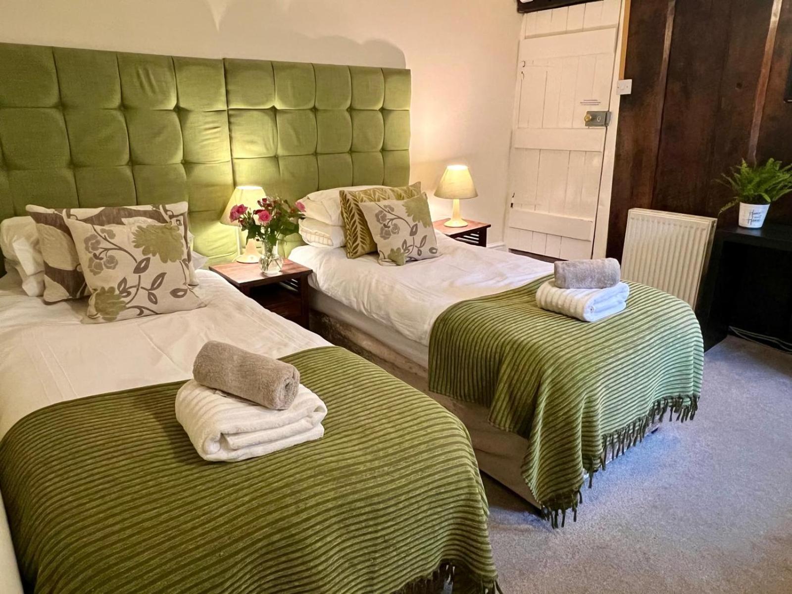 Dolgun Uchaf Historic B&B And Cottages In Snowdonia Dolgellau Exterior foto