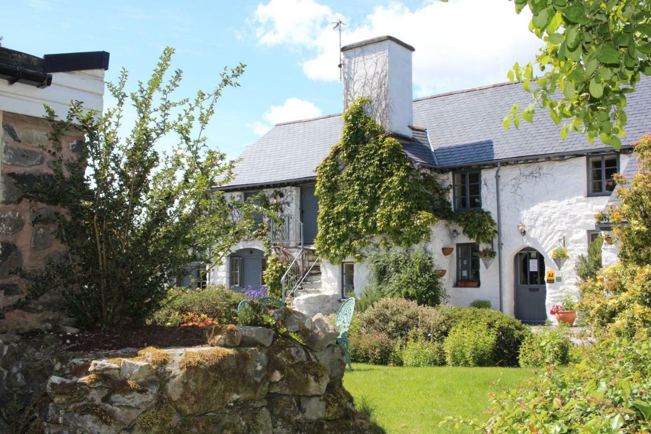 Dolgun Uchaf Historic B&B And Cottages In Snowdonia Dolgellau Exterior foto